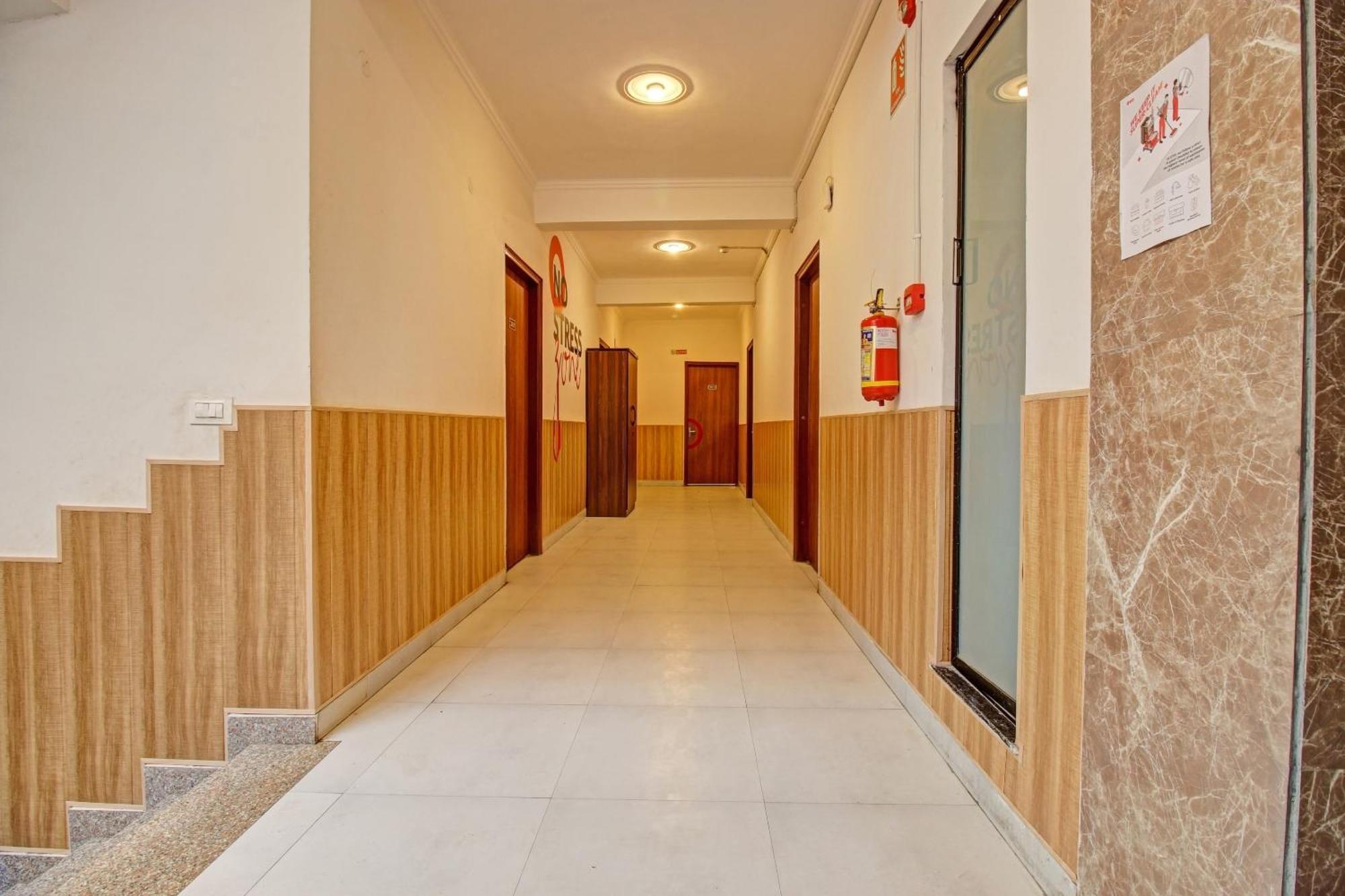 Super Townhouse Kachnar House Vikas Nagar Hotel Hasanganj Екстериор снимка