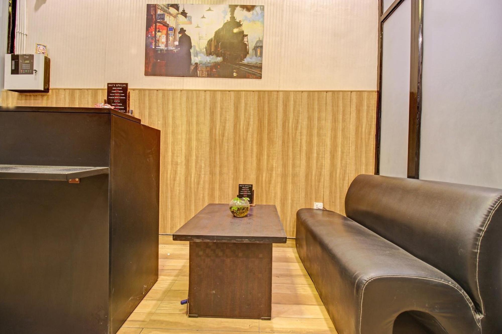 Super Townhouse Kachnar House Vikas Nagar Hotel Hasanganj Екстериор снимка