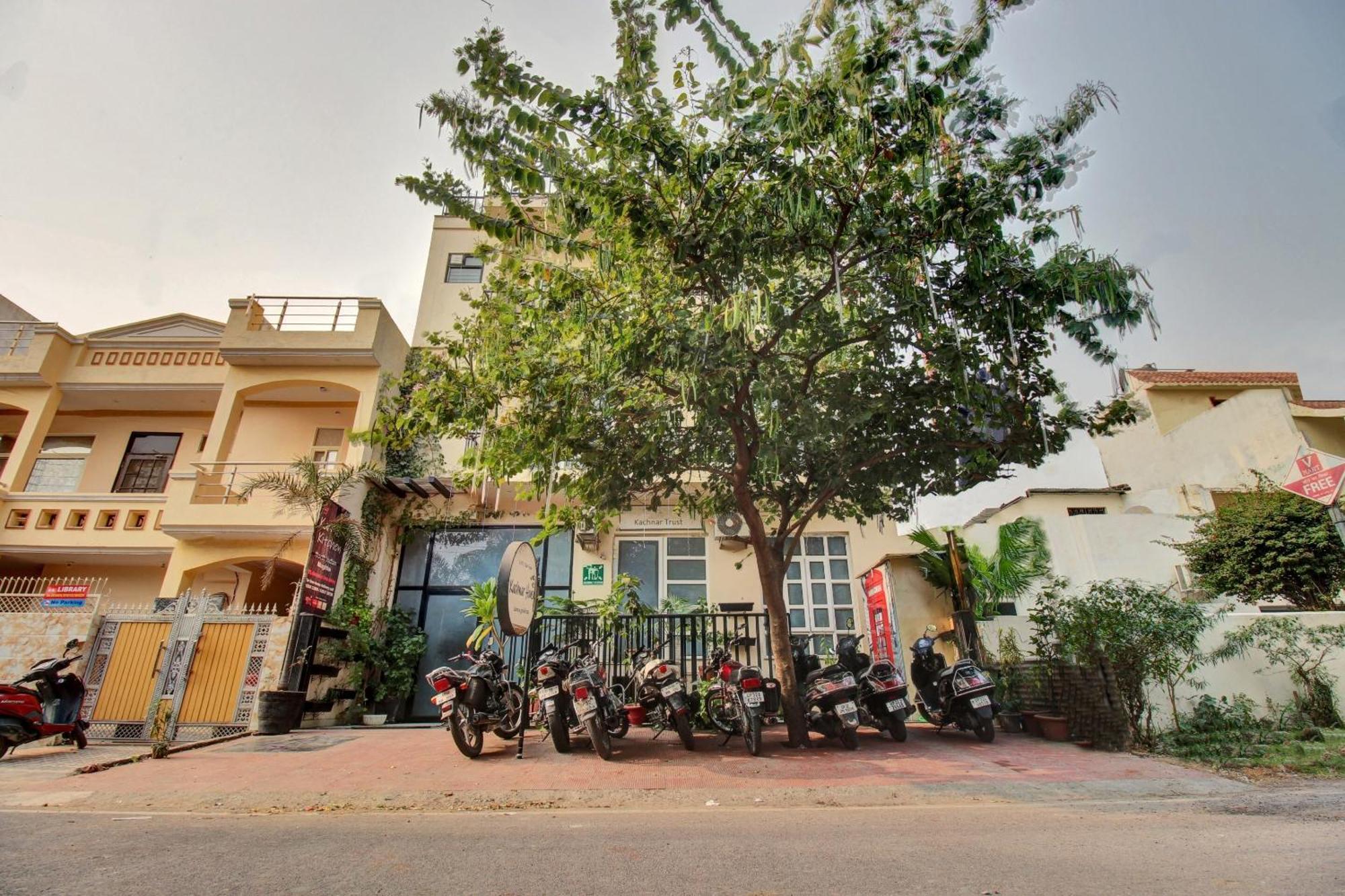Super Townhouse Kachnar House Vikas Nagar Hotel Hasanganj Екстериор снимка